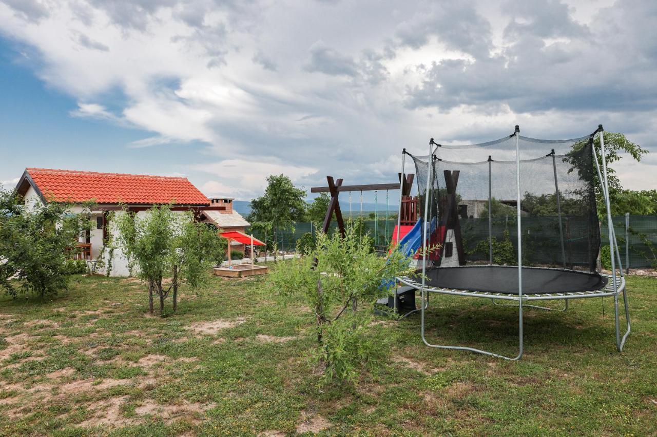 Villa Ena With Pool & Jacuzzi Donji Kasic Extérieur photo