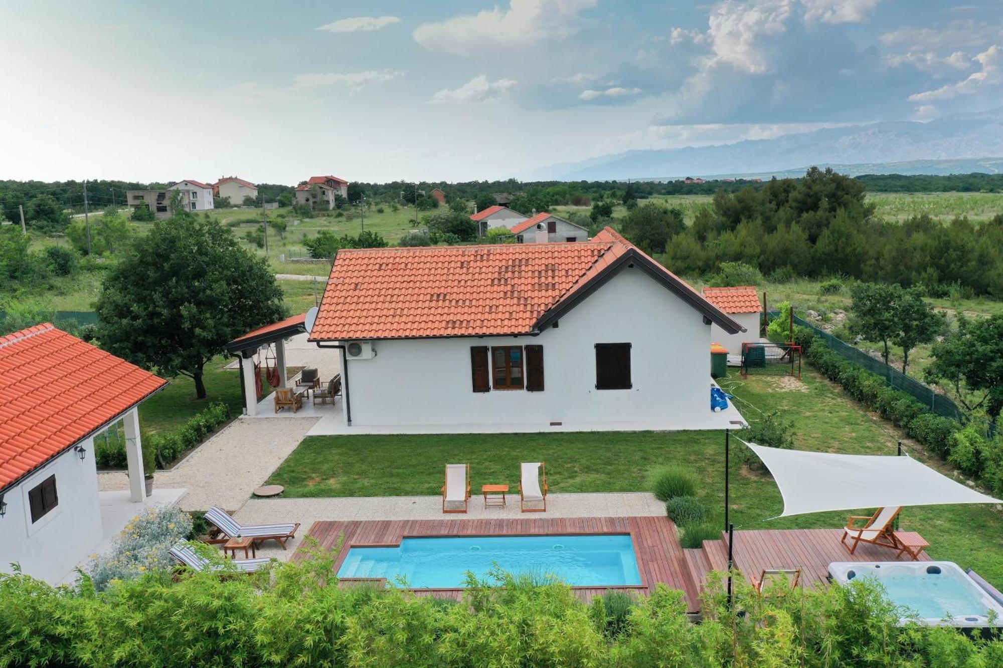 Villa Ena With Pool & Jacuzzi Donji Kasic Extérieur photo
